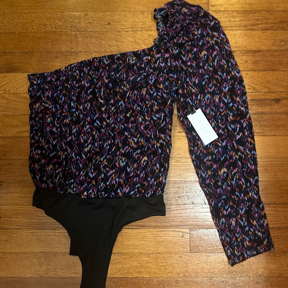 ASTR Isolde abstract bodysuit top one shoulder